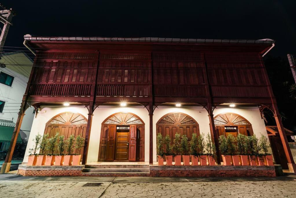 Solo - Fong Lee Cc Lampang Walking Street Daire Dış mekan fotoğraf